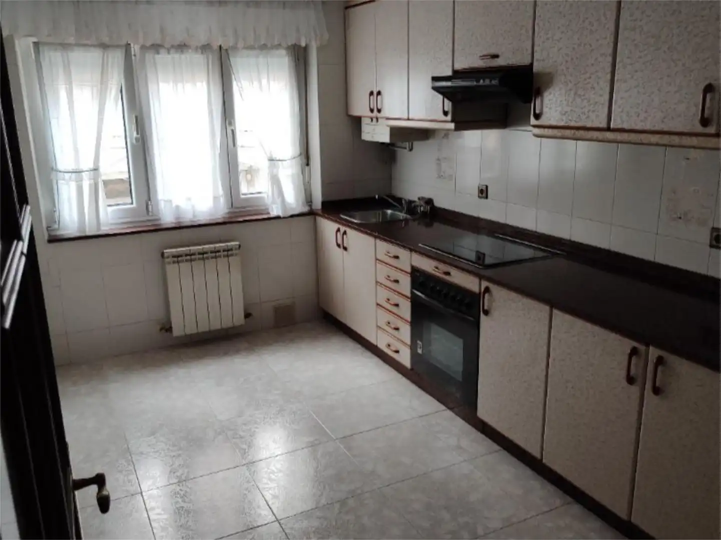 Flat for sale in Calle de Álava, 10, Pumarín Kitchen of Flat for sale in Gijón