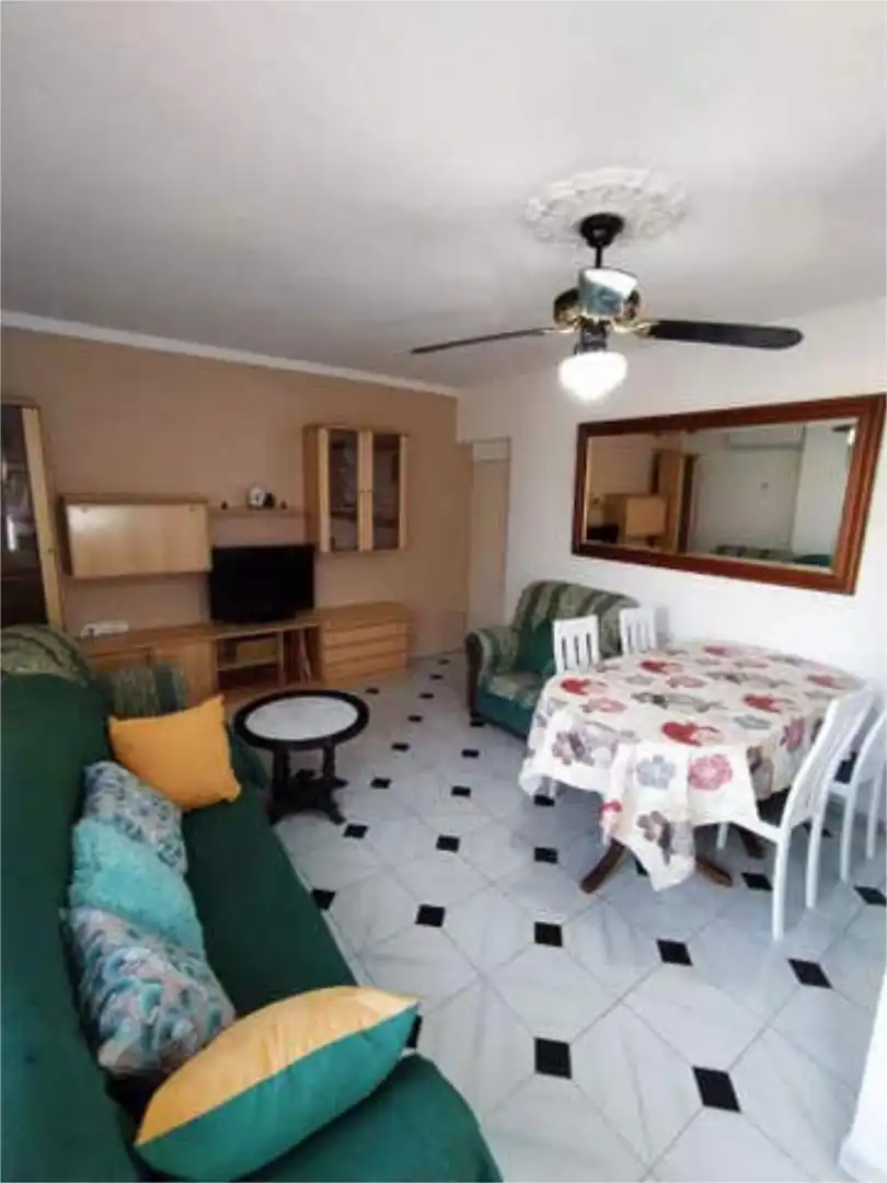 Sala de estar de Piso de alquiler en Almería con Terraza y Amueblado