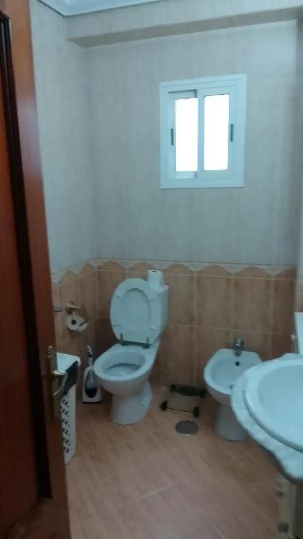 Bathroom of Flat for sale in Sevilla  with Air Conditioner, Heating and Parquet flooring