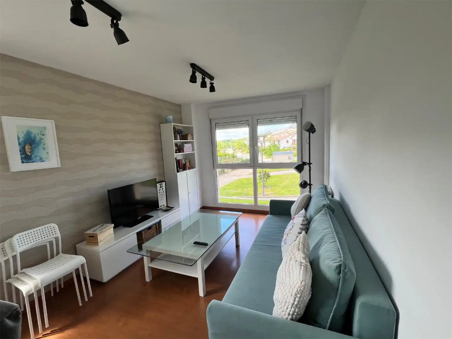 Piso de alquiler en Avenida de los Picos de Europa, 5, Comillas (Cantabria) Sala de estar de Piso de alquiler en Comillas (Cantabria) con Calefacción, Terraza y Amueblado