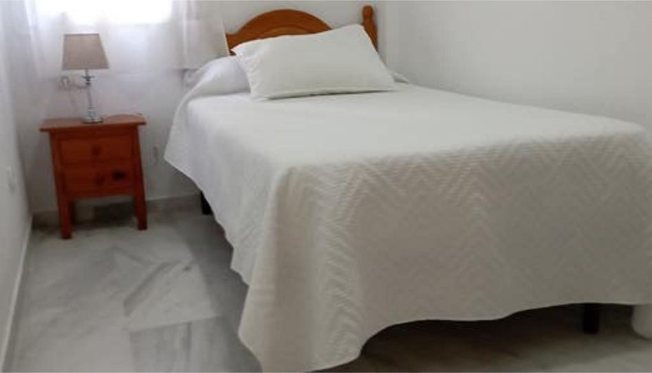 Apartamento de alquiler en Puerto Deportivo, Fuengirola - imagen 1 Foto 1 de Apartamento de alquiler en Puerto Deportivo, Fuengirola