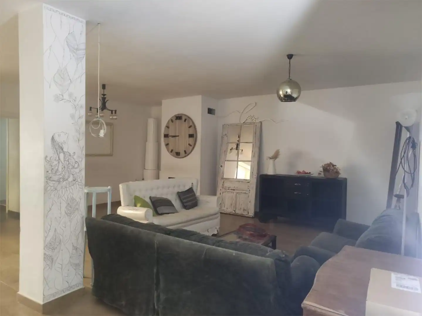Casa adosada en venda a Travesía Reyes Huertas, 8, Campanario Sala d'estar de Casa adosada en venda en Campanario amb Aire condicionat, Jardí privat i Terrassa
