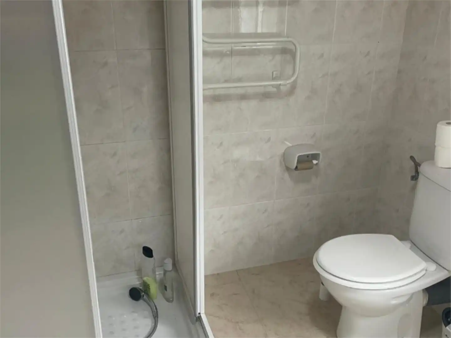 Casa o xalet en venda a Lugar Ponte-pq Arante, 9d, Ribadeo Bany de Casa o xalet en venda en Ribadeo amb Terrassa