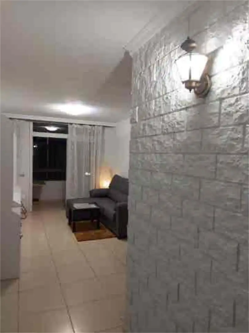 Wohnung zur Miete in La Salle - Cuatro Torres Wohnzimmer von Wohnung zur Miete in Santa Cruz de Tenerife mit Privatgarten, Terrasse und Möbliert