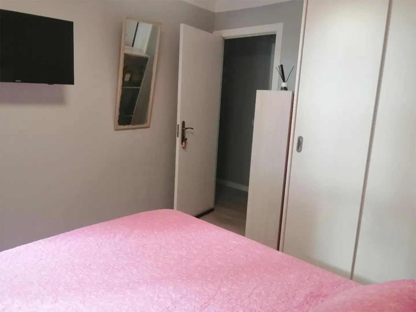 Room in Calle Ganivet, 16, Los Gladiolos Room in Calle Ganivet, 16, Los Gladiolos