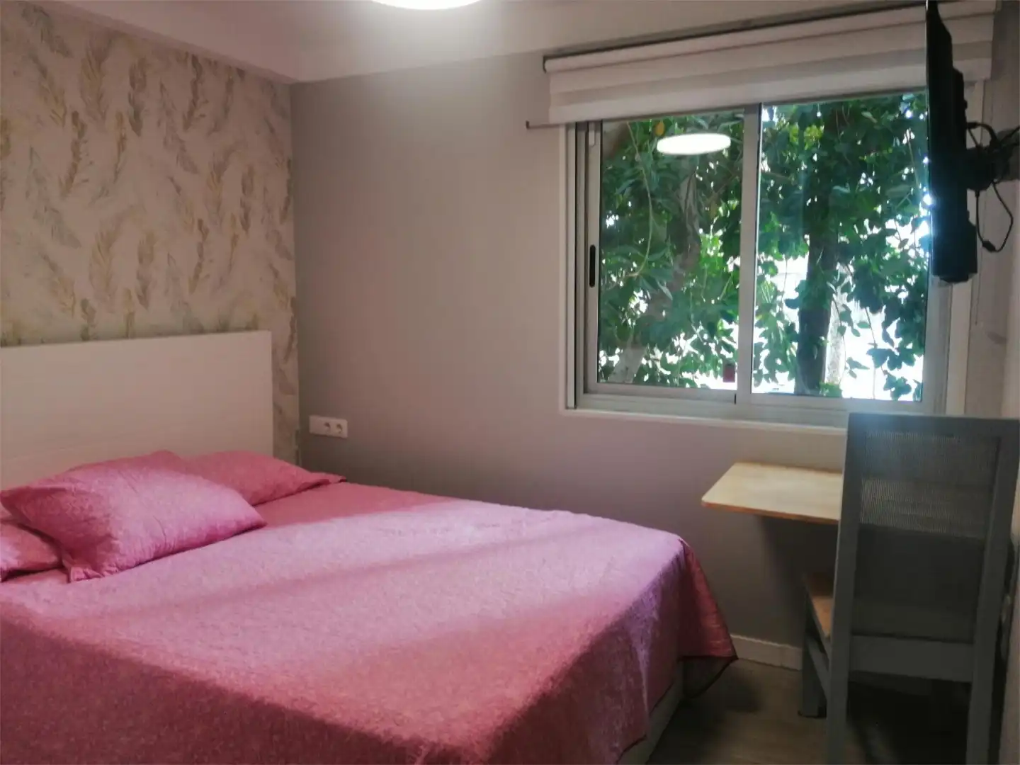 Room in Calle Ganivet, 16, Los Gladiolos Room in Calle Ganivet, 16, Los Gladiolos