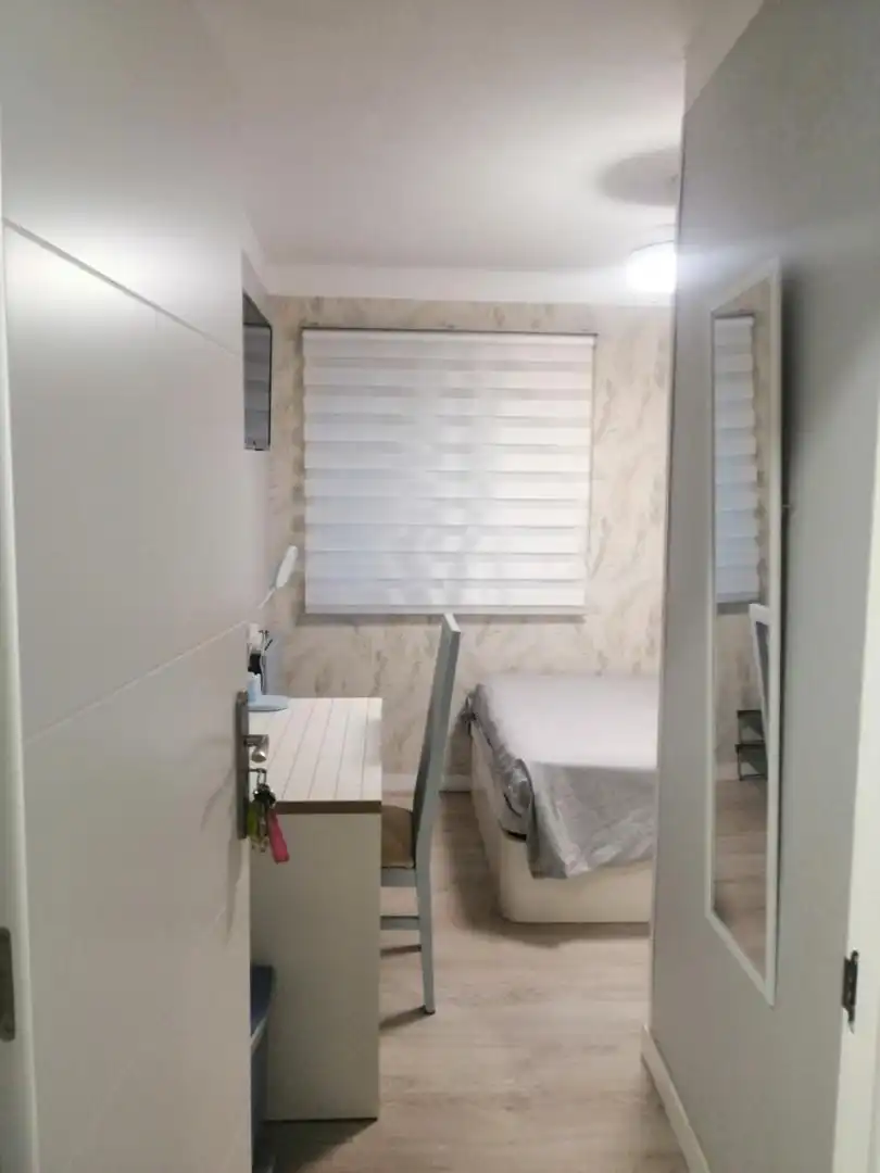 Room in Calle Ganivet, 16, Los Gladiolos Room in Calle Ganivet, 16, Los Gladiolos
