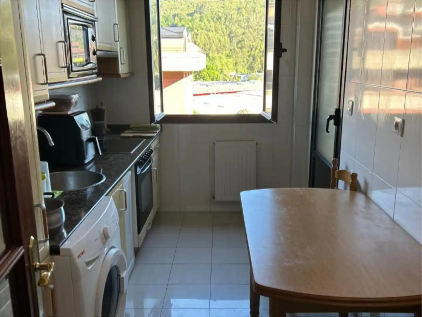 Wohnung zum Verkauf in Urbanización de la Vela Mayor, 54, Brazomar Küche von Wohnung zum Verkauf in Castro-Urdiales mit Schwimmbad