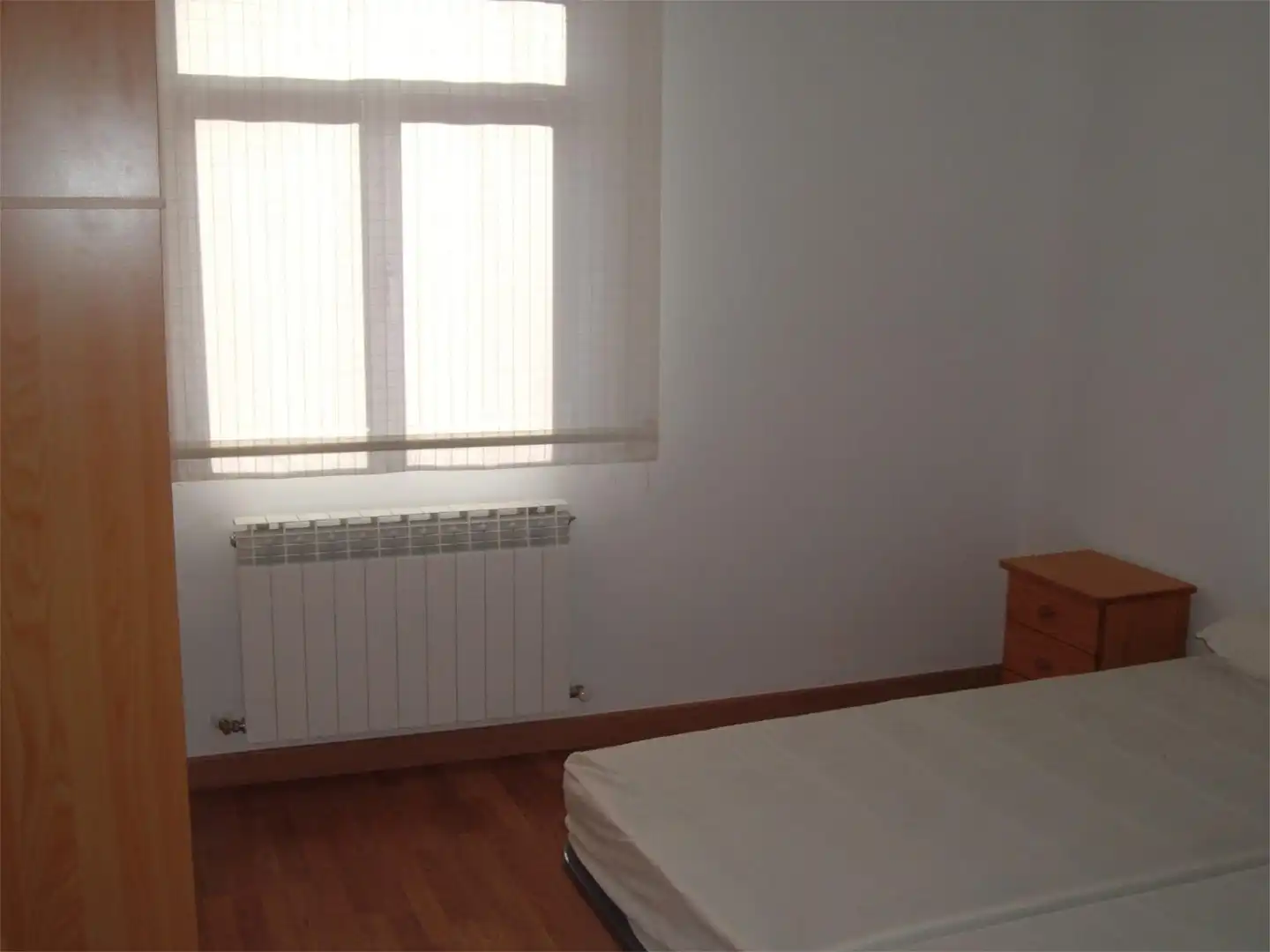 Habitación de Piso de alquiler en Vitoria - Gasteiz con Calefacción, Terraza y Amueblado