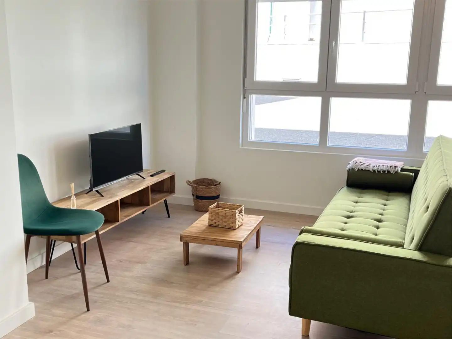 Piso en venta en Barrio la Sierra, 65, Entrambasaguas Sala de estar de Piso en venta en Entrambasaguas con Calefacción, Jardín privado y Parquet
