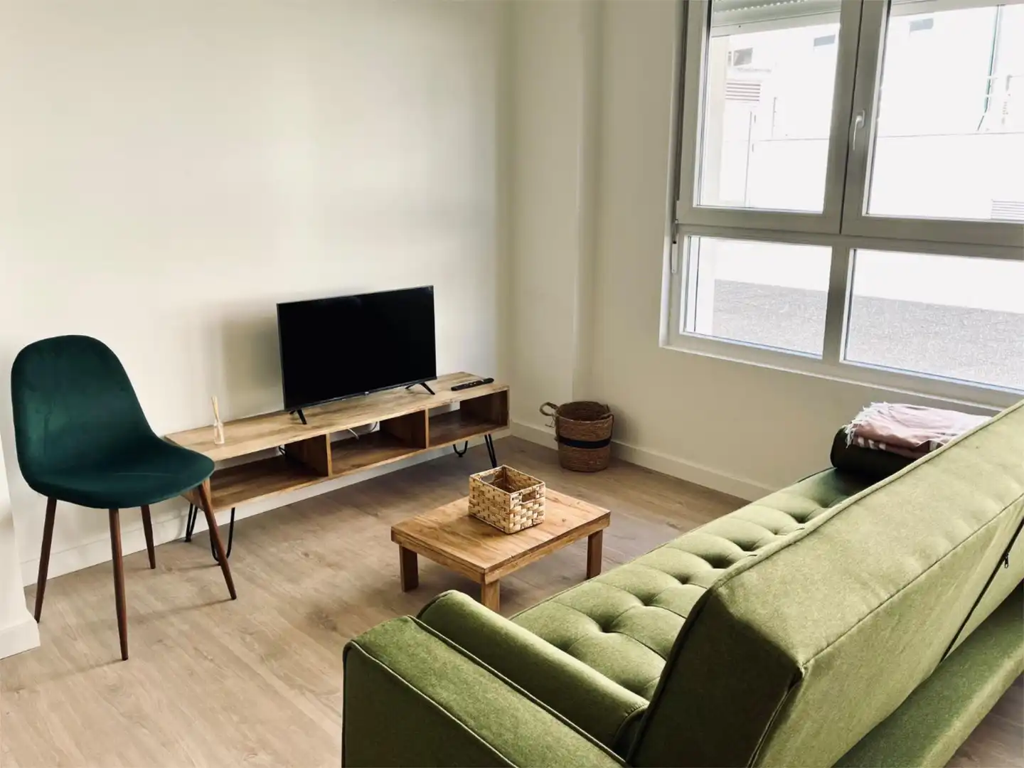 Piso en venta en Barrio la Sierra, 65, Entrambasaguas Sala de estar de Piso en venta en Entrambasaguas con Calefacción, Jardín privado y Parquet