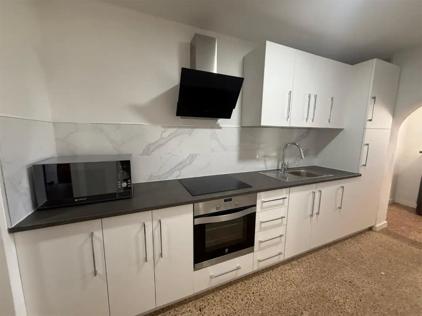 Cocina de Piso de alquiler en Las Palmas de Gran Canaria con Horno, Lavadora y Microondas