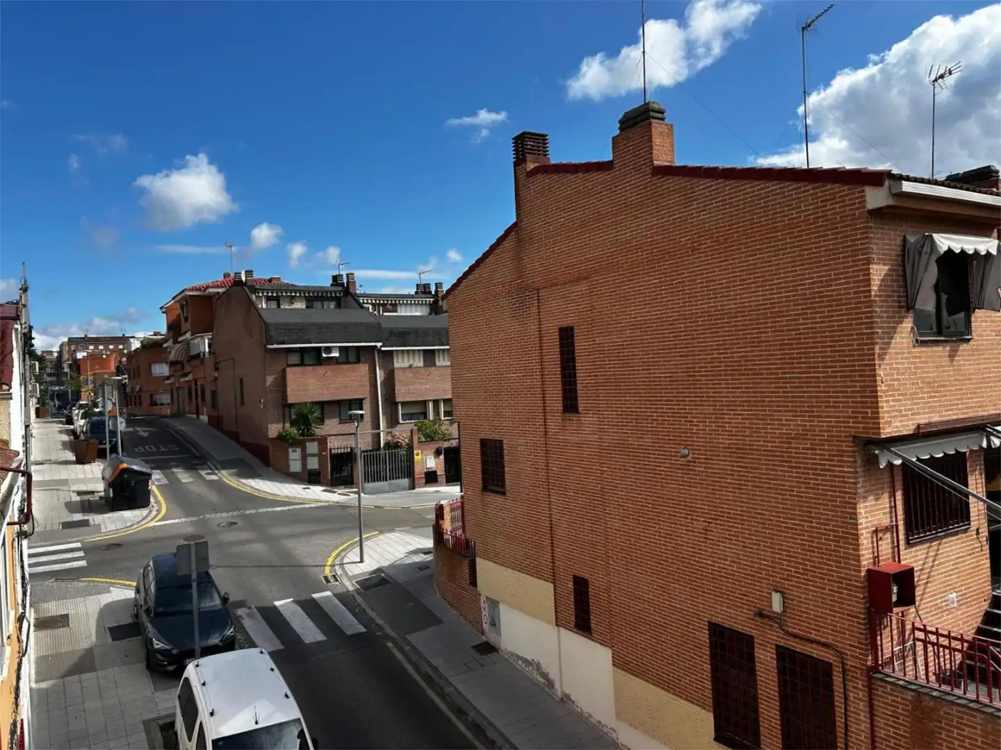 Flat for sale in Calle de Lugo, 1, Ensanche Exterior view of Flat for sale in Alcobendas with Air Conditioner and Balcony