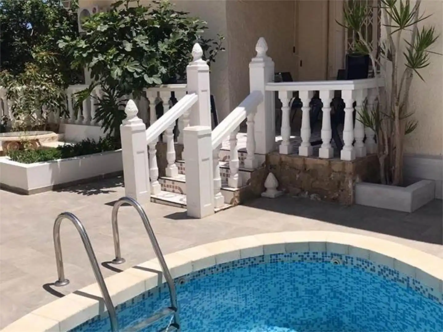 Piscina de Pis de lloguer en Torrevieja amb Aire condicionat, Calefacció i Jardí privat
