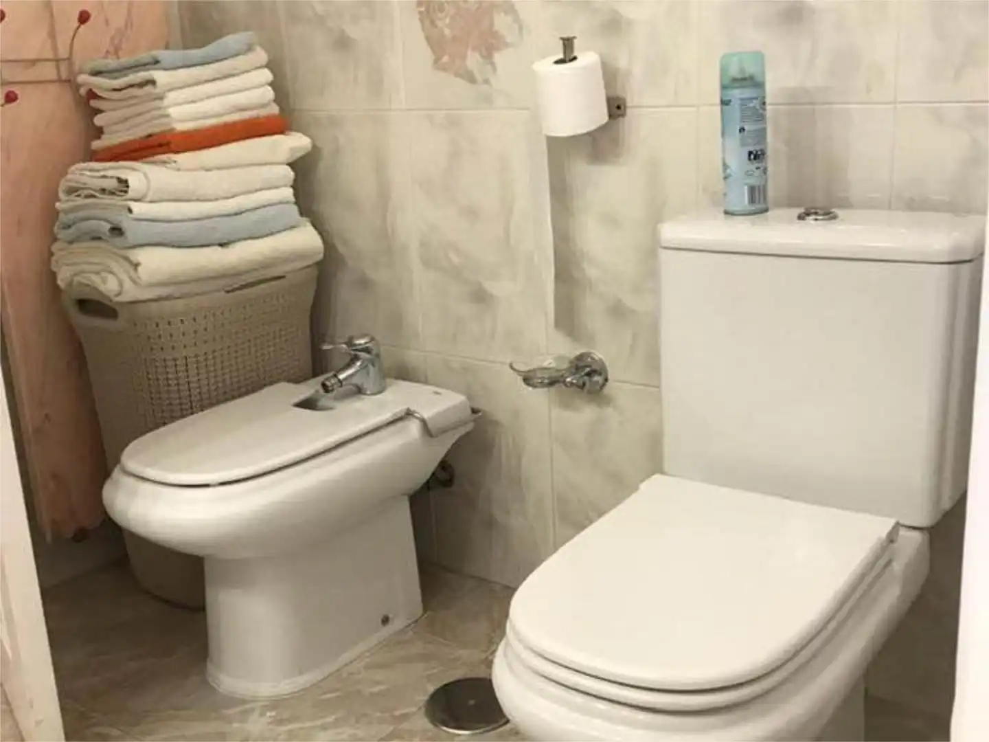 Bathroom of Flat for rent in Torrevieja  with Air Conditioner, Heating and Private garden