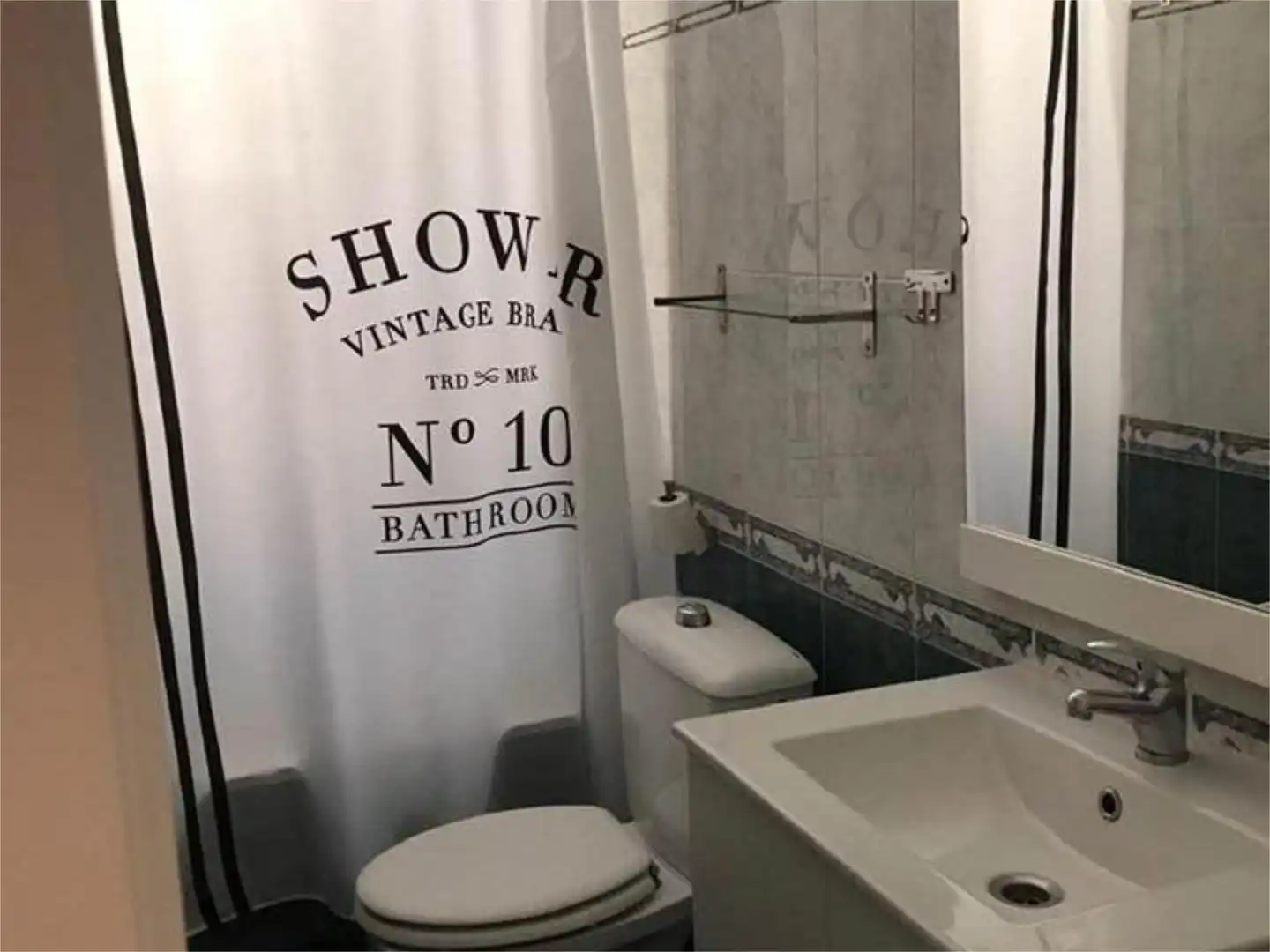Bathroom of Flat for rent in Torrevieja  with Air Conditioner, Heating and Private garden