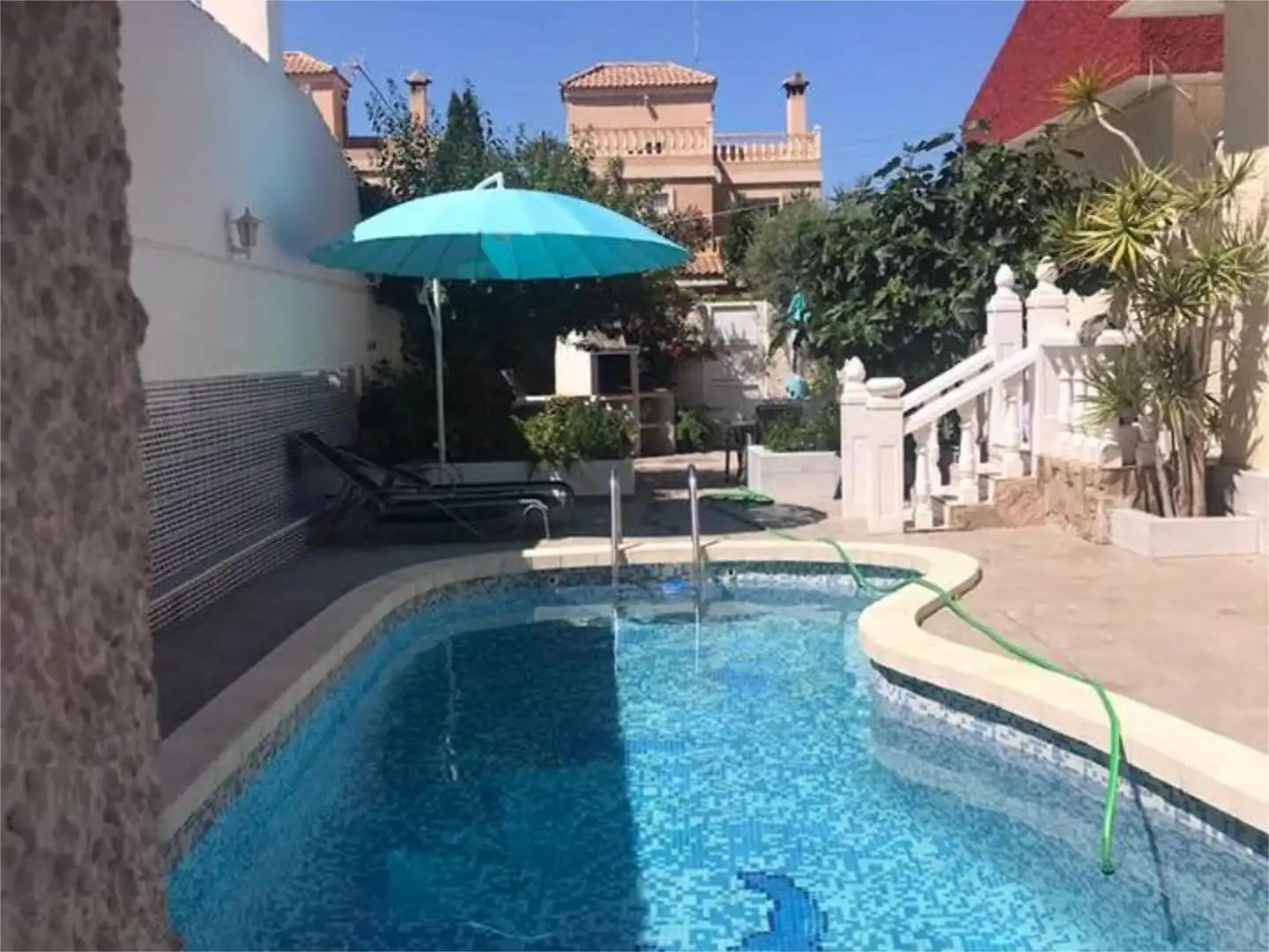 Swimming pool of Flat for rent in Torrevieja  with Air Conditioner, Heating and Private garden