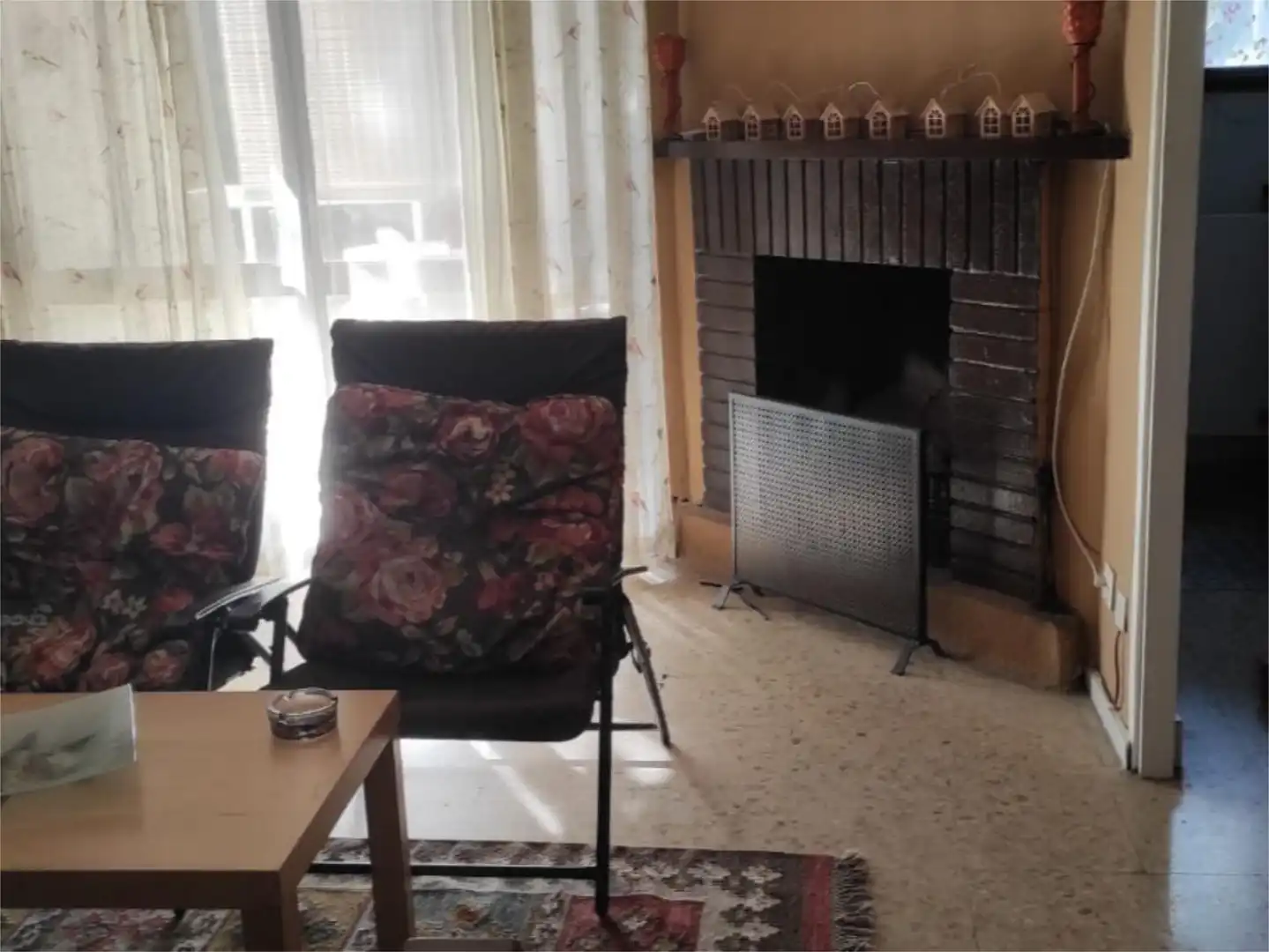 Sala de estar de Apartamento en venta en San Martín de Valdeiglesias con Calefacción, Terraza y Amueblado