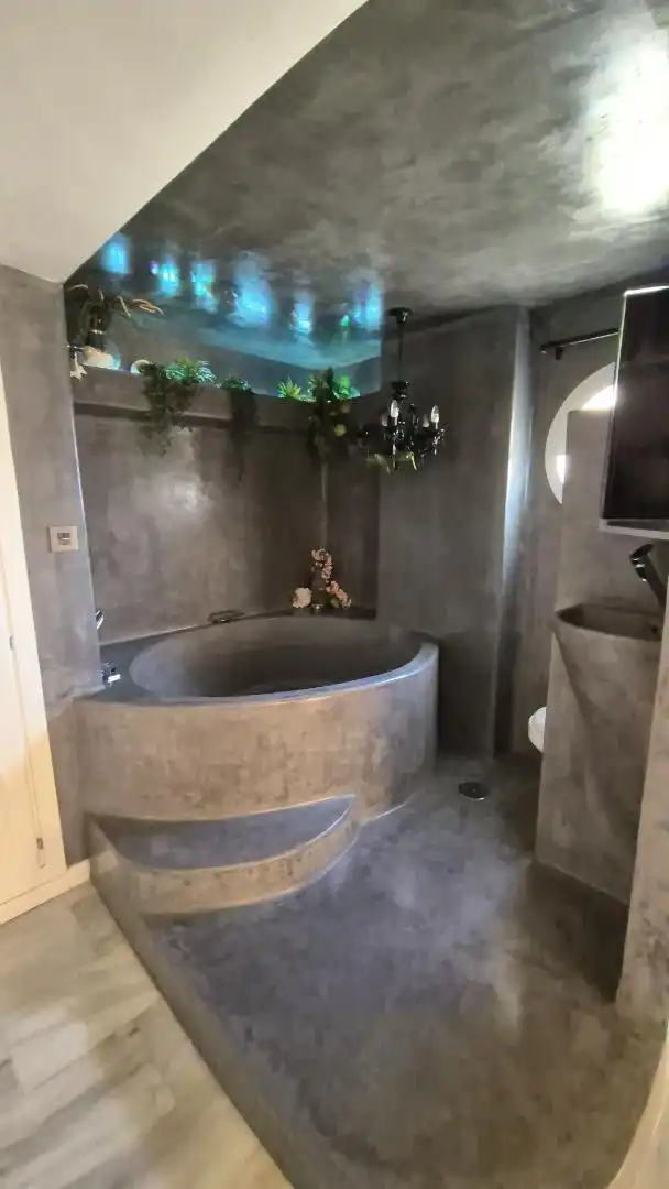 Bany de Pis en venda en Torremolinos amb Aire condicionat, Terrassa i Piscina