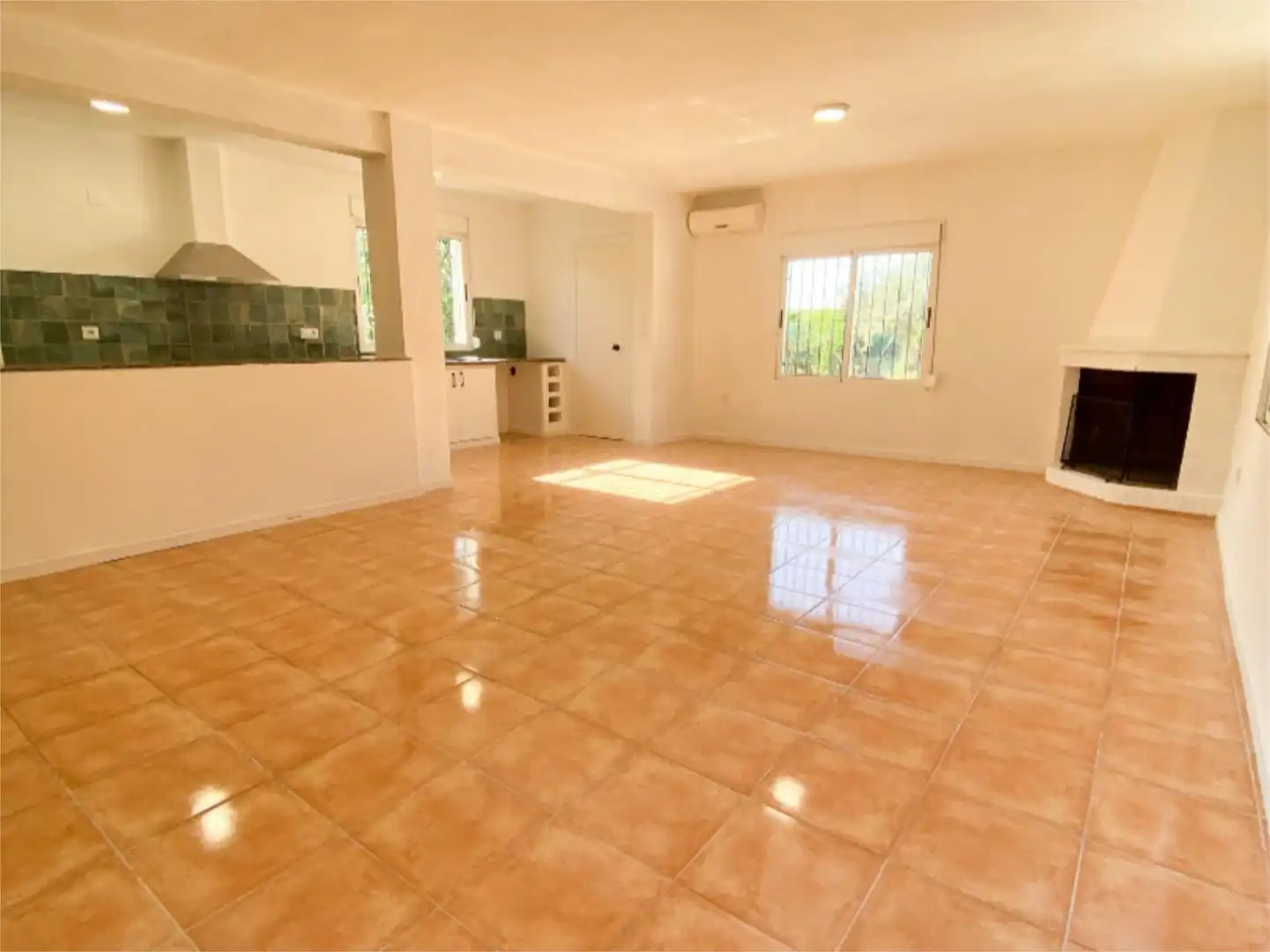 Piso en venta en Plaça Poligono 19, 73, Urbanitzacions i Pedanies Sud Cocina de Piso en venta en Alzira con Aire acondicionado, Jardín privado y Terraza