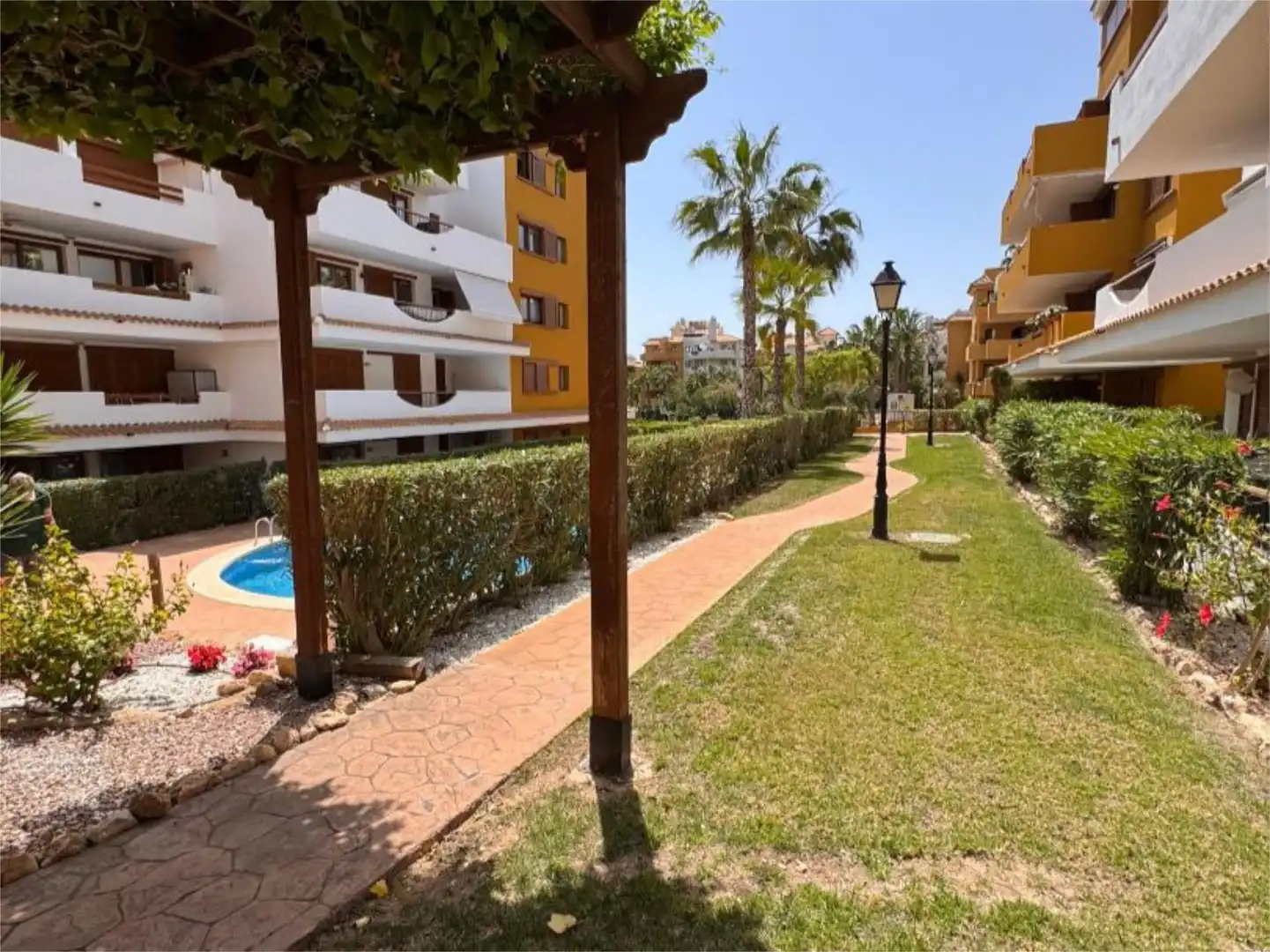 Wohnung zum Verkauf in Avenida de las Olas, 7, Punta Prima Garten von Wohnung zum Verkauf in Torrevieja mit Klimaanlage, Heizung und Parkett