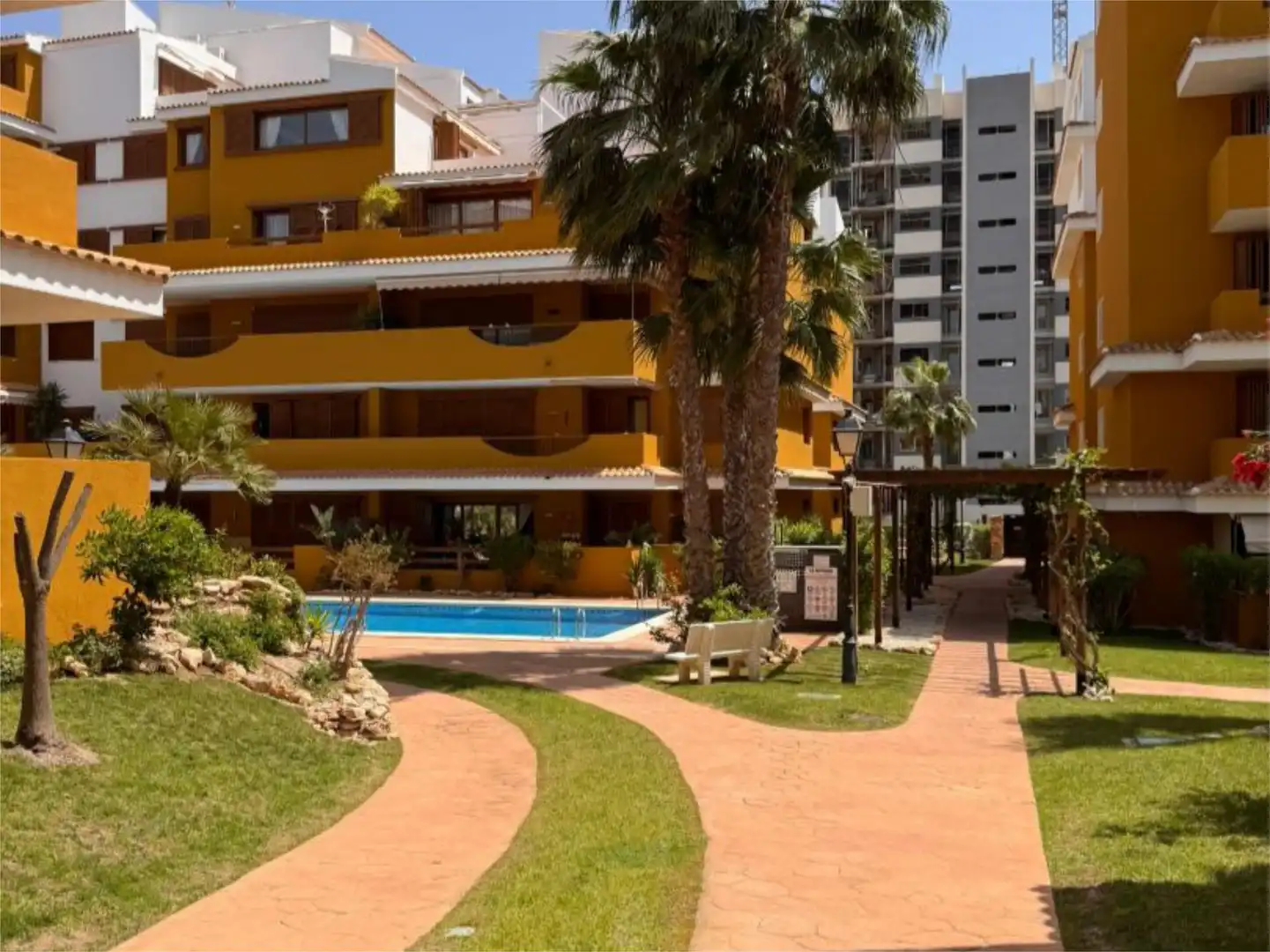 Wohnung zum Verkauf in Avenida de las Olas, 7, Punta Prima Außenansicht von Wohnung zum Verkauf in Torrevieja mit Klimaanlage, Heizung und Parkett