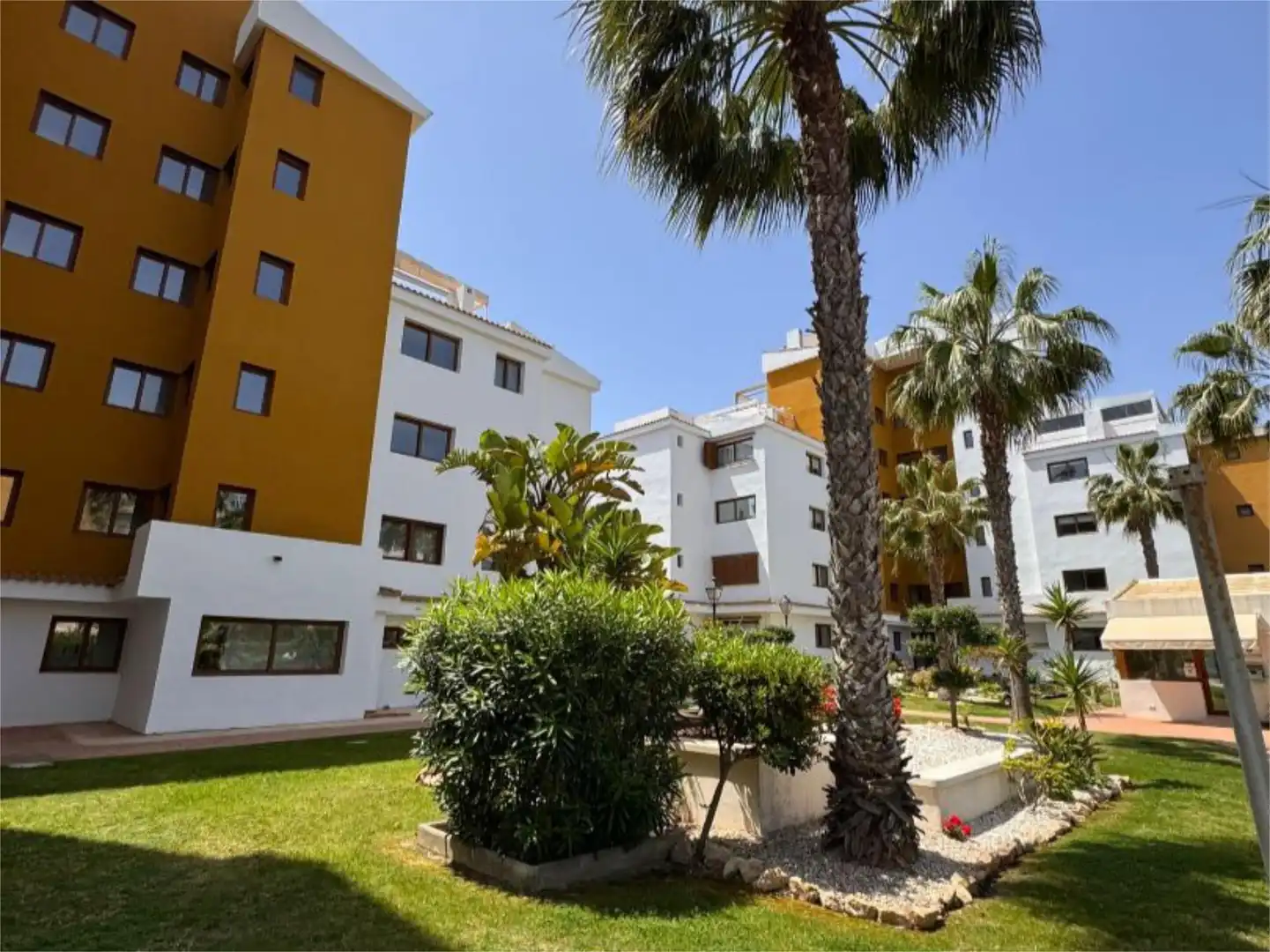 Wohnung zum Verkauf in Avenida de las Olas, 7, Punta Prima Außenansicht von Wohnung zum Verkauf in Torrevieja mit Klimaanlage, Heizung und Parkett
