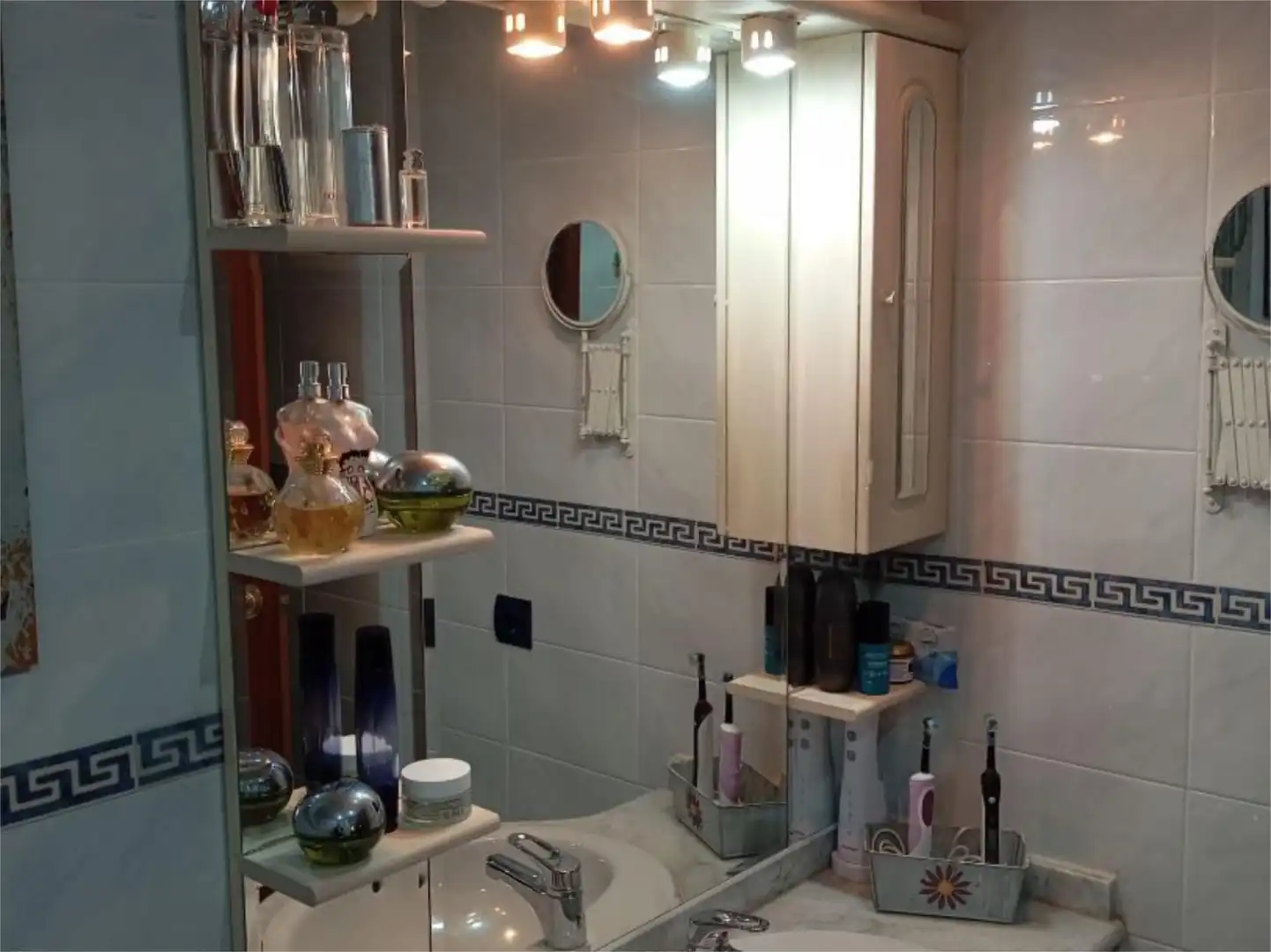 Bathroom of Flat for sale in Cambre 