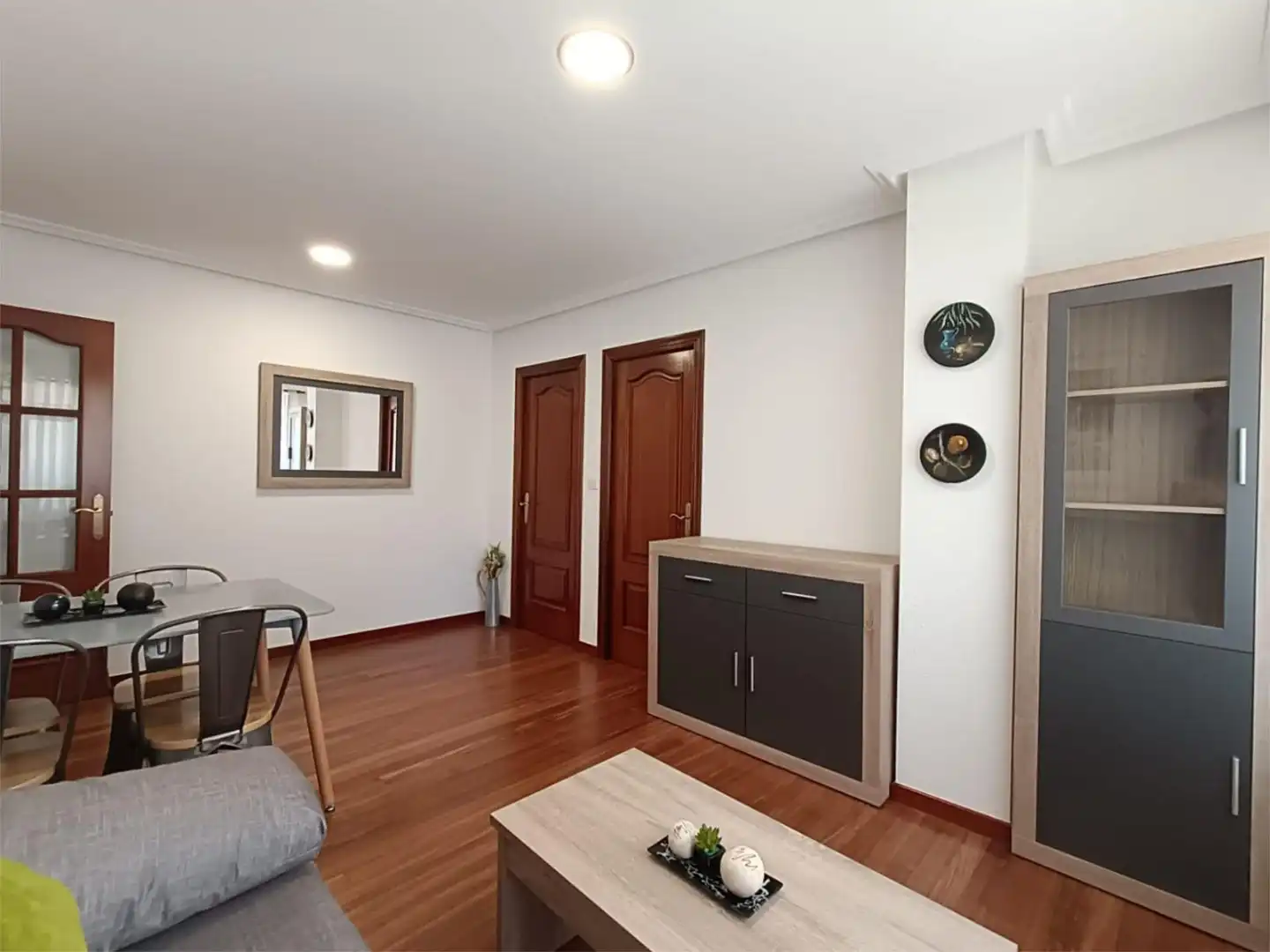 Piso de alquiler en Praza Eduardo Barreiros, 4, Centro Sala de estar de Piso de alquiler en Ourense Capital con Calefacción, Parquet y Amueblado