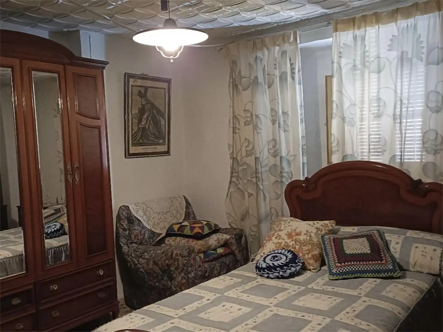 Casa adosada en venda a Calle Animas, 46, Montefrío Dormitori de Casa adosada en venda en Montefrío amb Aire condicionat, Terrassa i Balcó