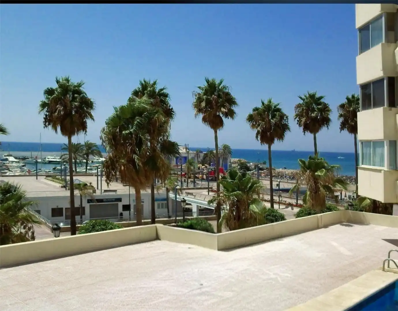 Terrasse von Wohnung zur Miete in Marbella mit Terrasse, Schwimmbad und Möbliert