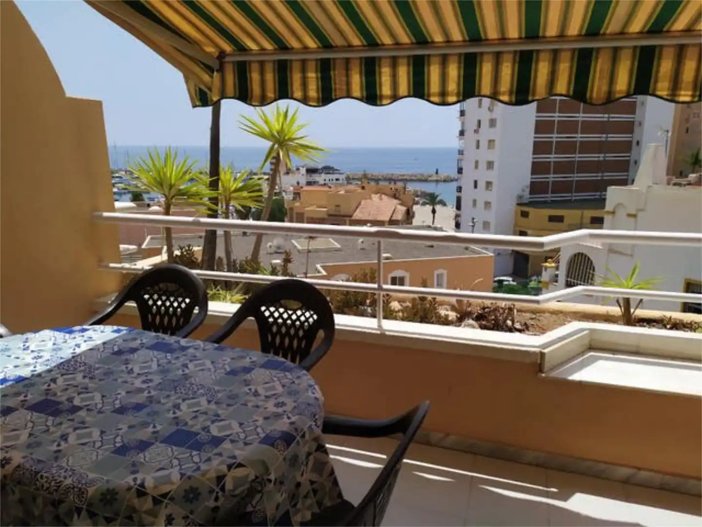 Apartamento de alquiler en El Puerto Terraza de Apartamento de alquiler en Roquetas de Mar con Calefacción, Jardín privado y Terraza