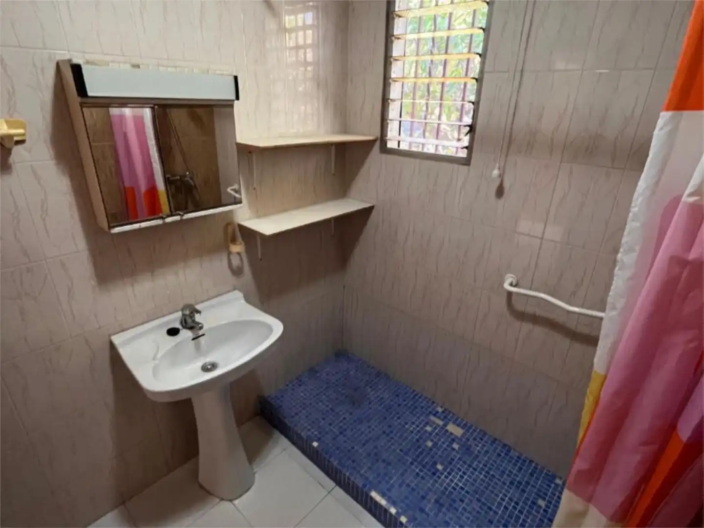 Houses for sale in Carril Placido, 1, Los Dolores Bathroom of Houses for sale in Murcia with Air Conditioner and Furnished