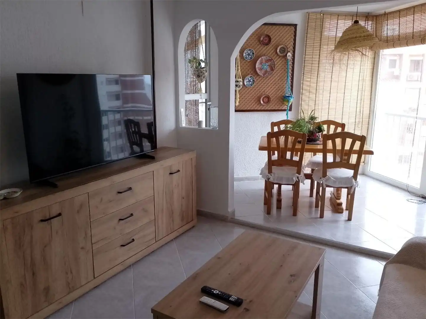 Wohnzimmer von Wohnungen zur Miete in Calpe / Calp mit Klimaanlage, Privatgarten und Terrasse