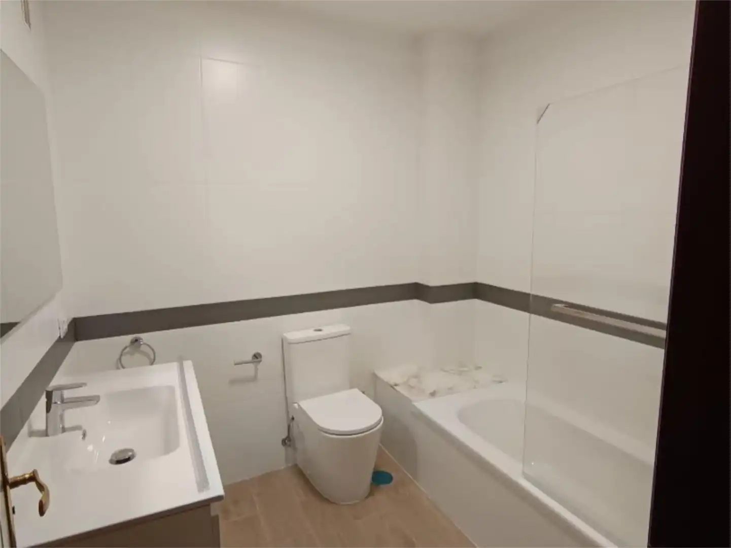 Flat for rent in Paseo Pintor Teodoro Ríos, 2, Toscal Bathroom of Flat for rent in Santa Cruz de Tenerife with Parquet flooring