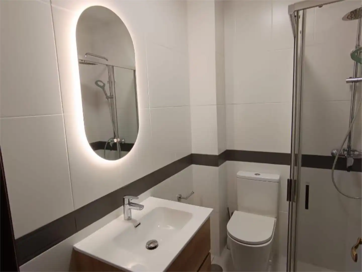 Flat for rent in Paseo Pintor Teodoro Ríos, 2, Toscal Bathroom of Flat for rent in Santa Cruz de Tenerife with Parquet flooring