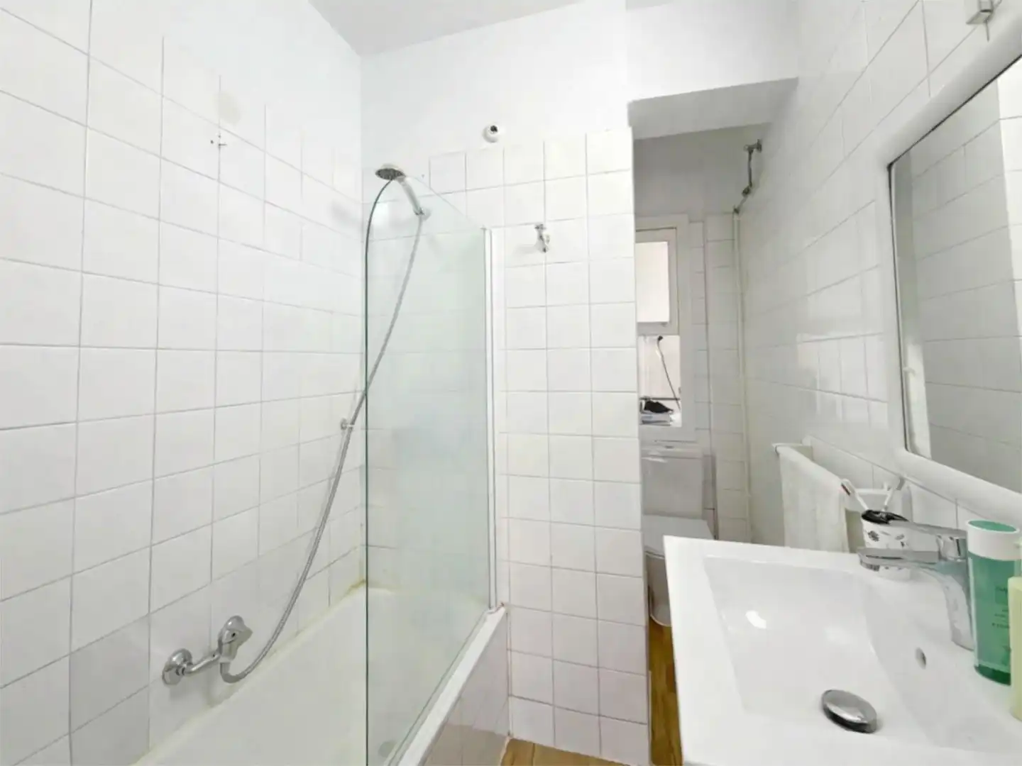 Flat for rent in Rúa Cordelería, 12, Monte Alto - Zalaeta - Atocha Bathroom of Flat for rent in A Coruña Capital with Parquet flooring, Terrace and Furnished