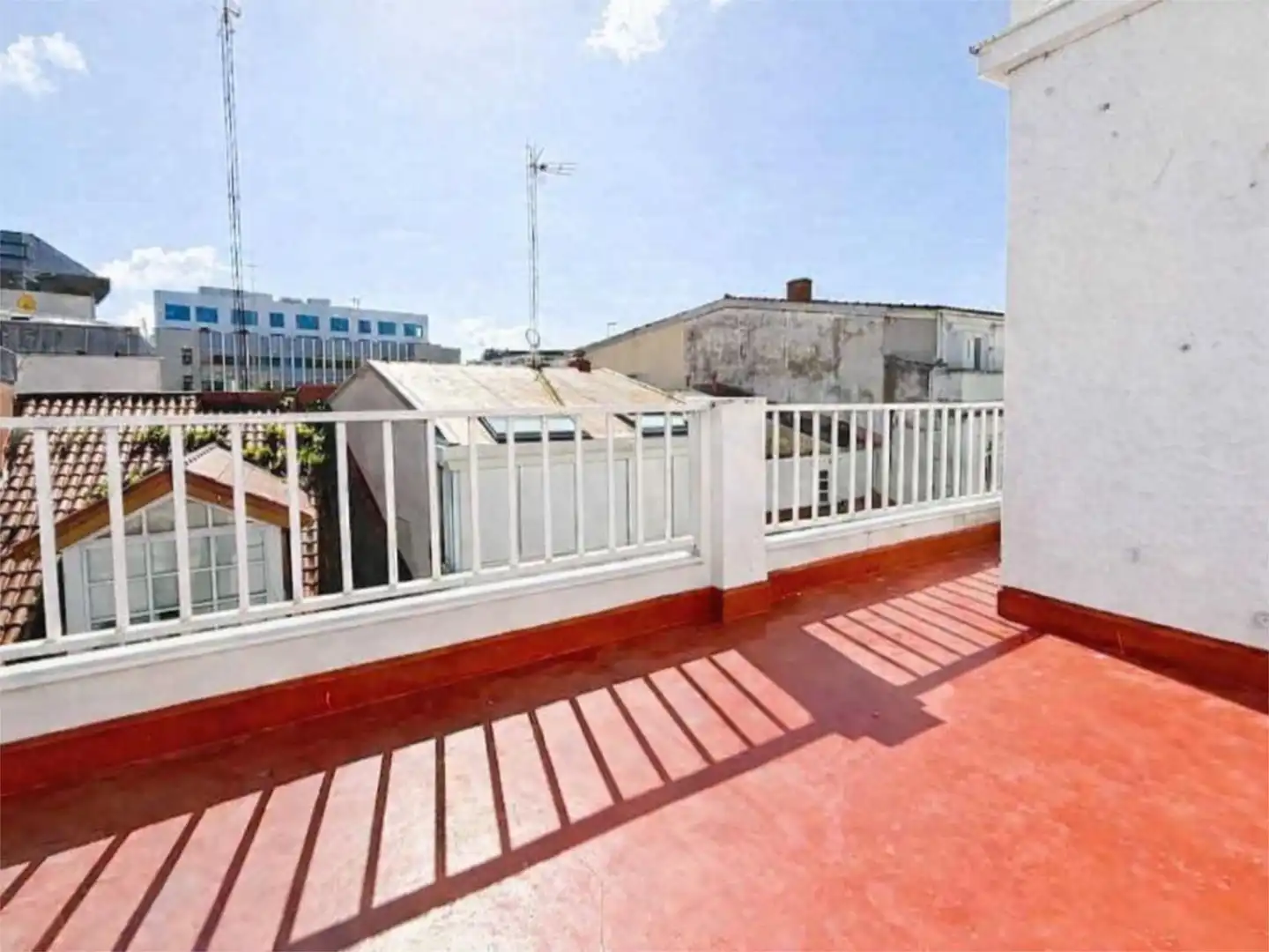 Terrassa de Pis de lloguer en A Coruña Capital  amb Parquet, Terrassa i Moblat