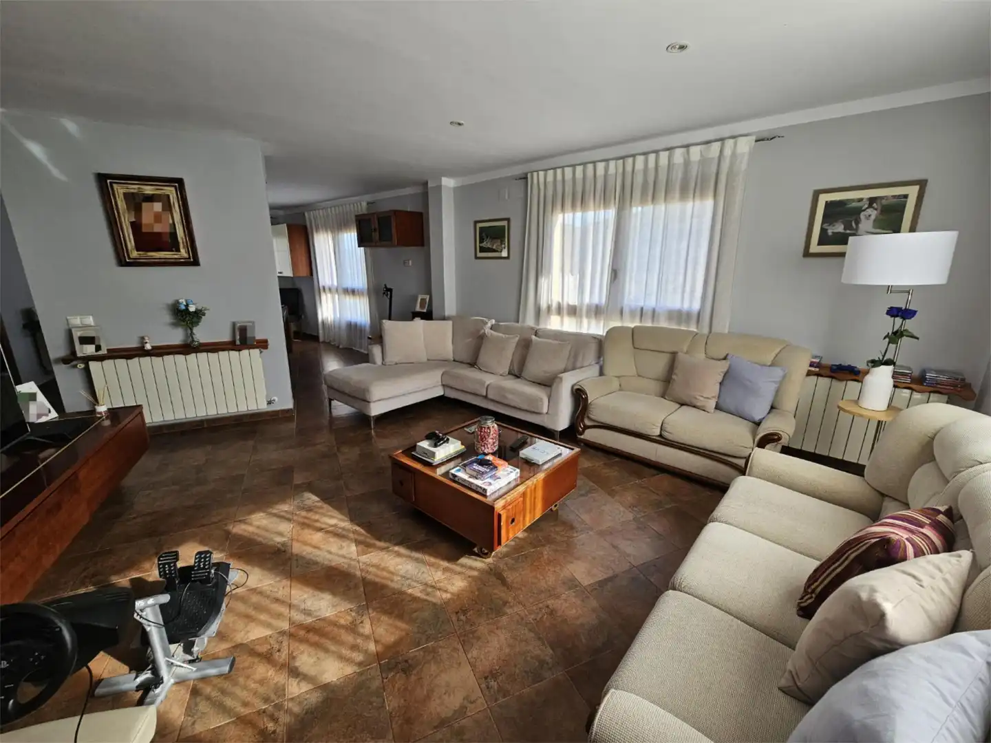 Casa o chalet en venta en Calle de Pedro Almodovar, Fuensanta - Universidad Sala de estar de Casa o chalet en venta en Cuenca con Calefacción, Jardín privado y Parquet