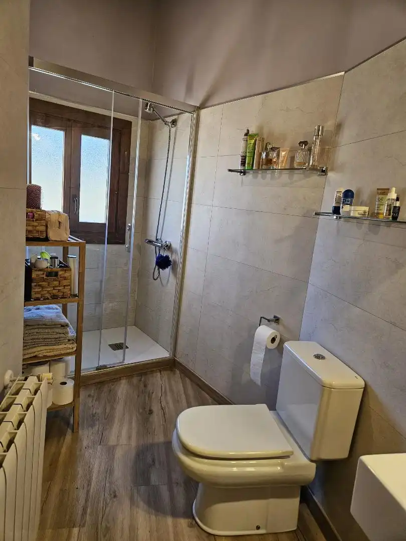 Casa o chalet en venta en Calle de Pedro Almodovar, Fuensanta - Universidad Baño de Casa o chalet en venta en Cuenca con Calefacción, Jardín privado y Parquet