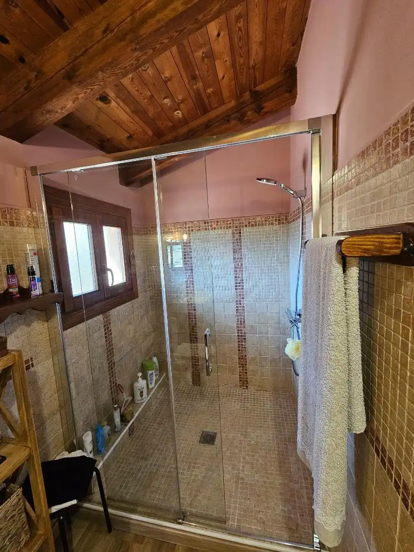 Casa o chalet en venta en Calle de Pedro Almodovar, Fuensanta - Universidad Baño de Casa o chalet en venta en Cuenca con Calefacción, Jardín privado y Parquet