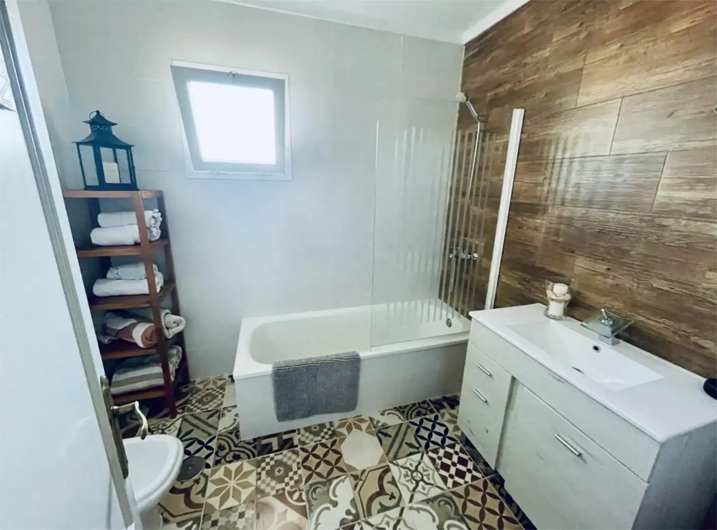 Casa o chalet en venta en Calle Mompou, 11, Capellanía - Retamar Baño de Casa o chalet en venta en Alhaurín de la Torre con Aire acondicionado, Terraza y Piscina