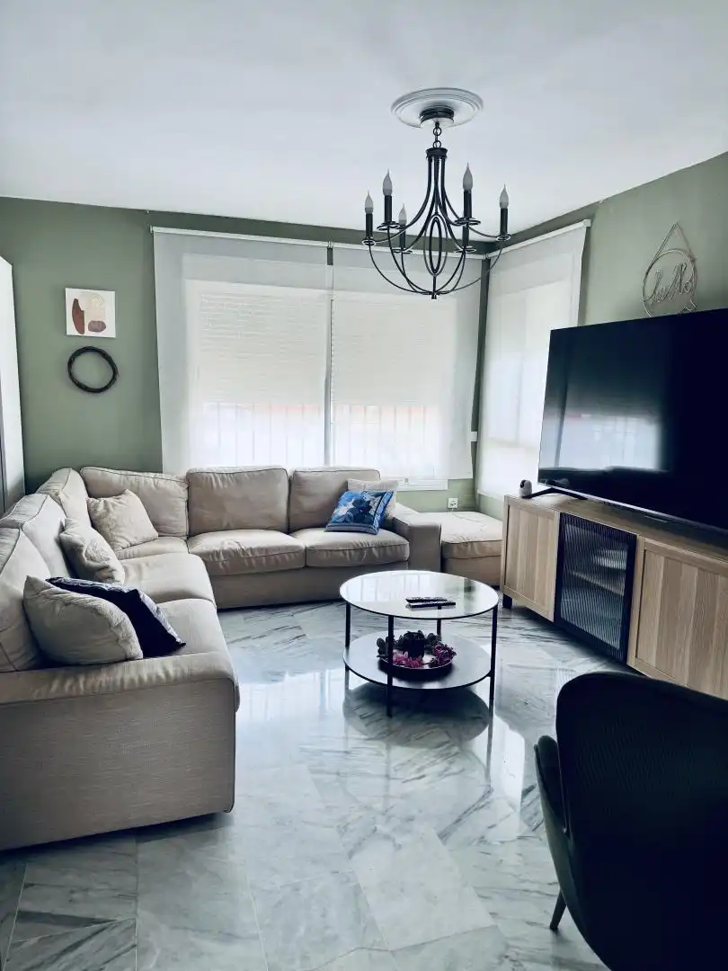 Casa o chalet en venta en Calle Mompou, 11, Capellanía - Retamar Sala de estar de Casa o chalet en venta en Alhaurín de la Torre con Aire acondicionado, Terraza y Piscina