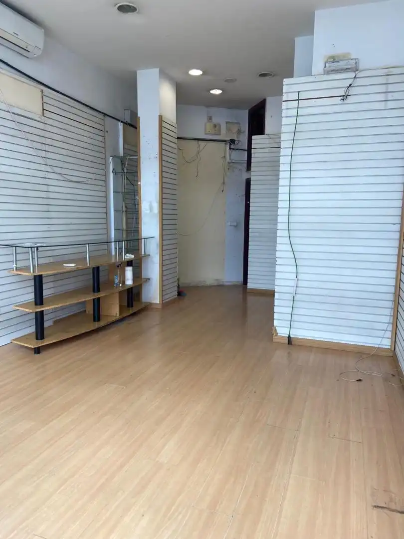Local de alquiler en Pontevedra Capital  con Aire acondicionado