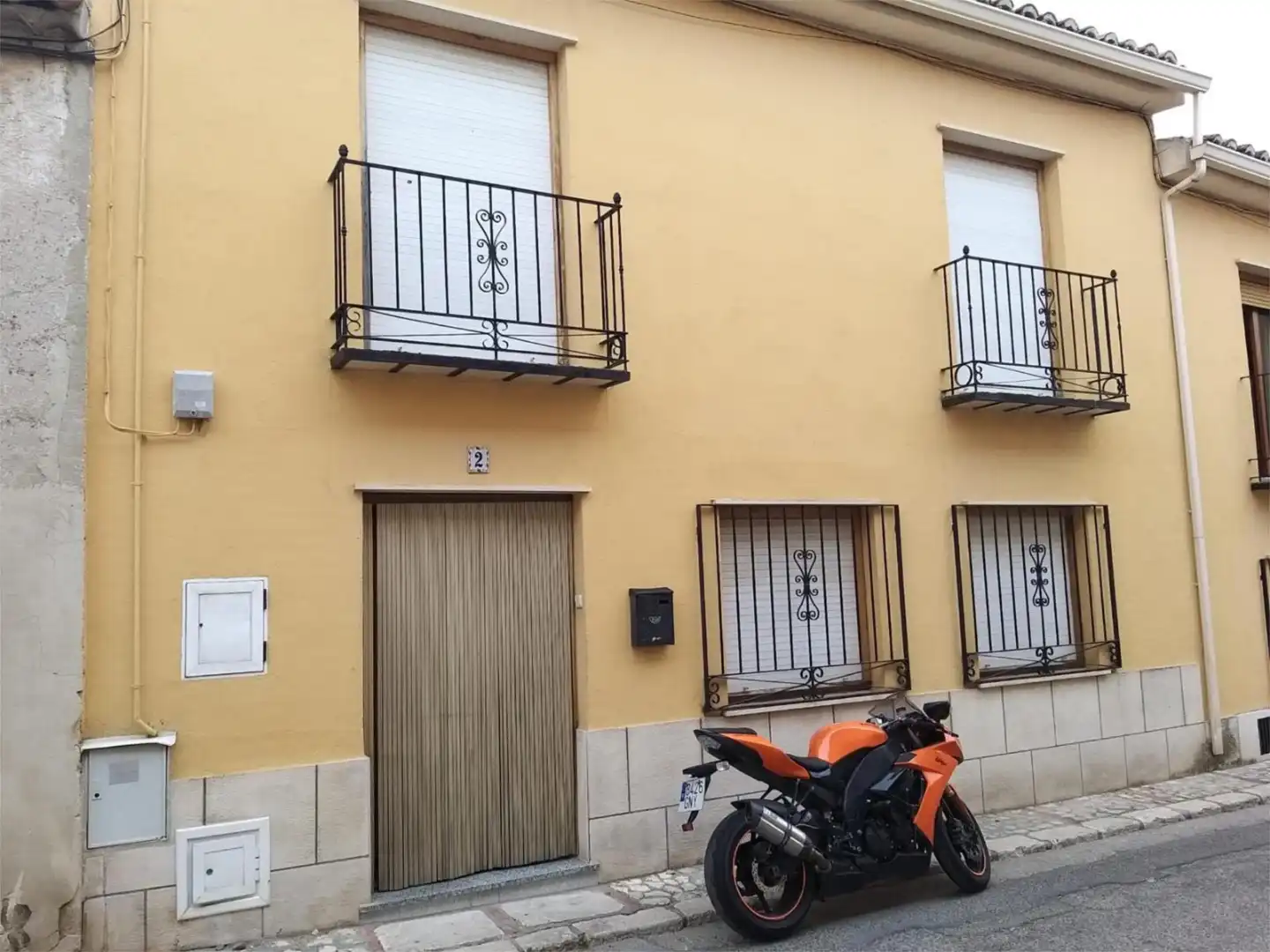 Vista exterior de Casa adosada de lloguer en Colmenar de Oreja amb Calefacció, Moblat i Balcó