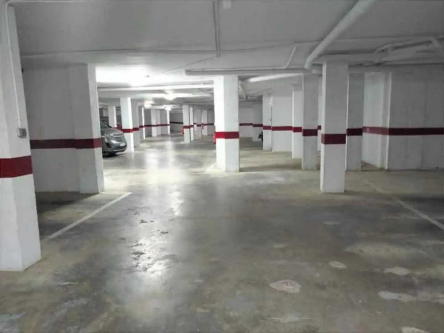 Parkplatz von Garage zur Miete in Vera