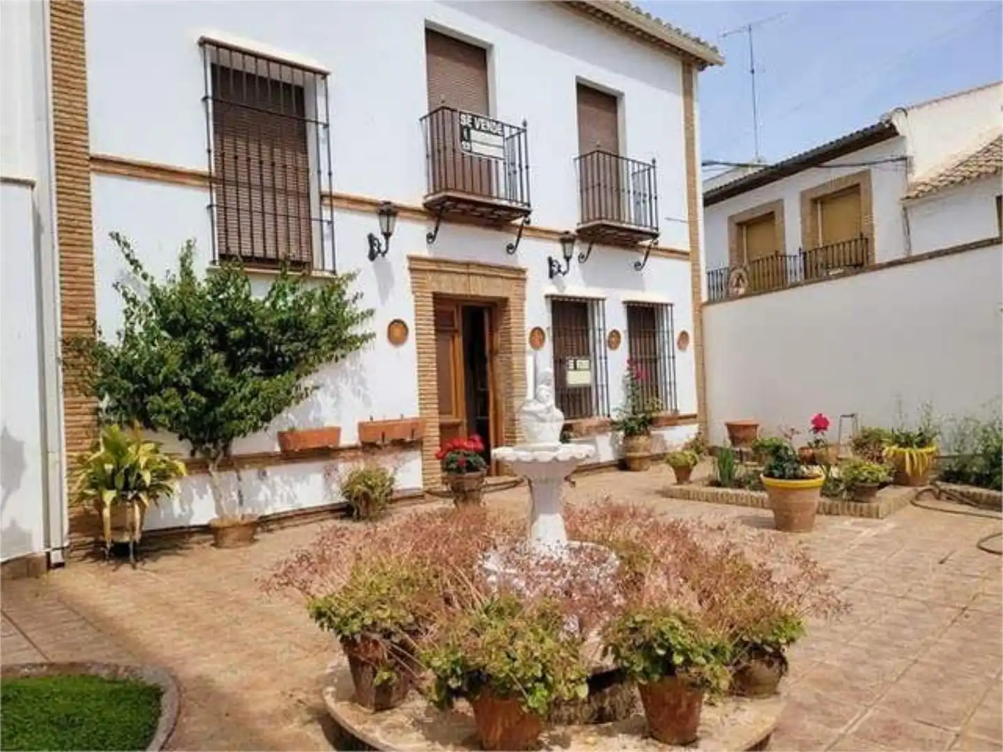 Casa adosada en venda a Mollina Vista exterior de Casa adosada en venda en Mollina amb Calefacció, Jardí privat i Traster
