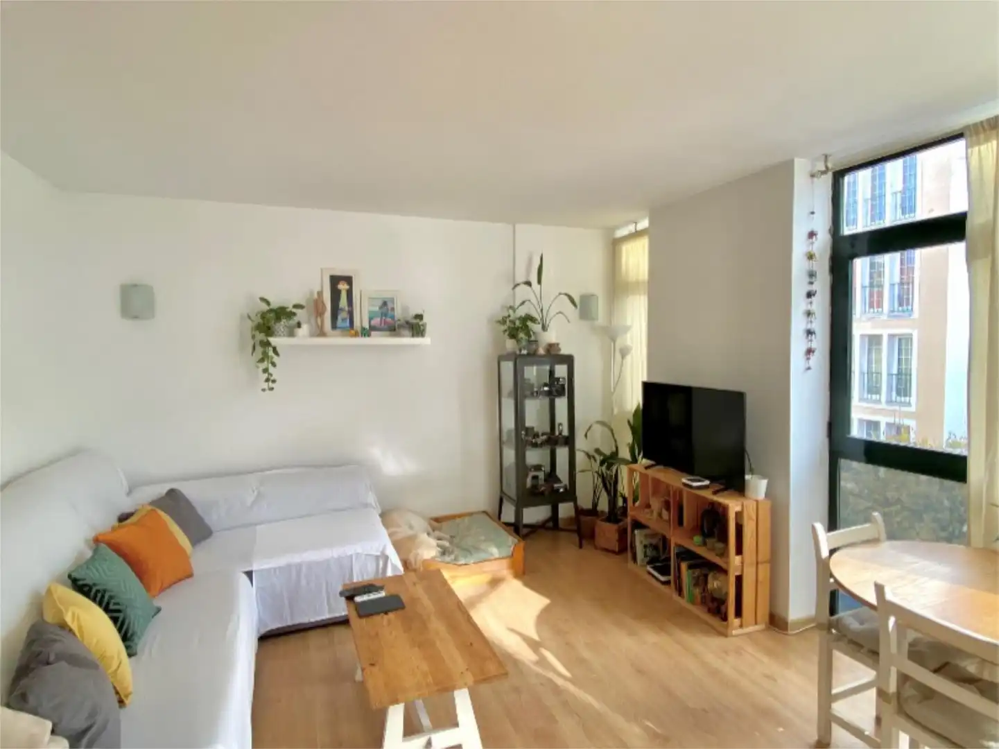 Pis en venda a Camí de ses Vinyes, 1, Camí de Ses Vinyes Sala d'estar de Pis en venda en Maó - Mahón amb Aire condicionat i Parquet