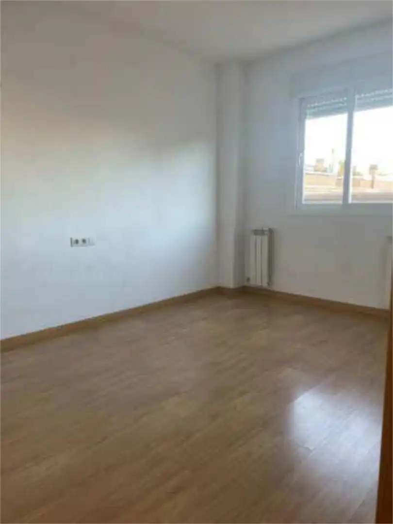 Piso de alquiler en Camino de los Neveros - Serrallo Habitación de Piso de alquiler en Granada Capital con Terraza y Piscina