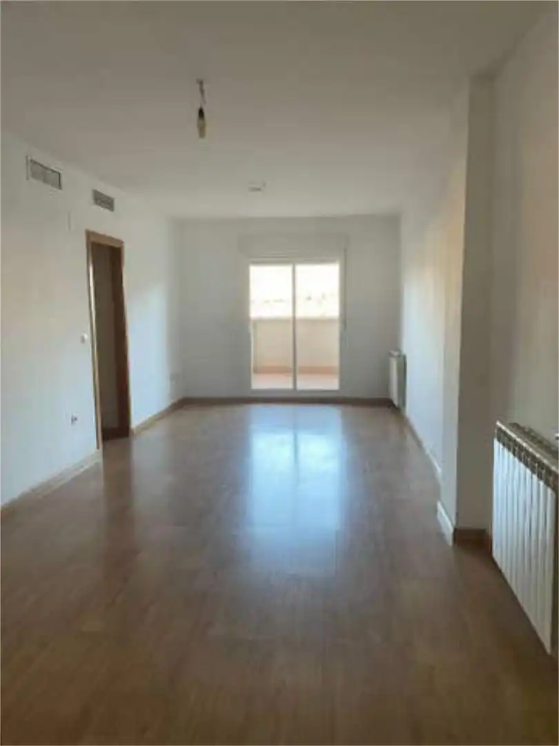 Piso de alquiler en Camino de los Neveros - Serrallo Habitación de Piso de alquiler en Granada Capital con Terraza y Piscina